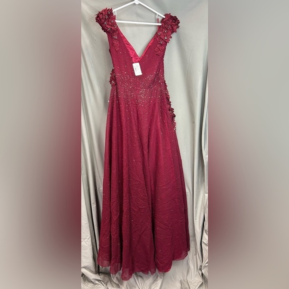 MAC DUGGAL 11152 NWT Floral Applique A-Line Evening Gown - Picture 5 of 7